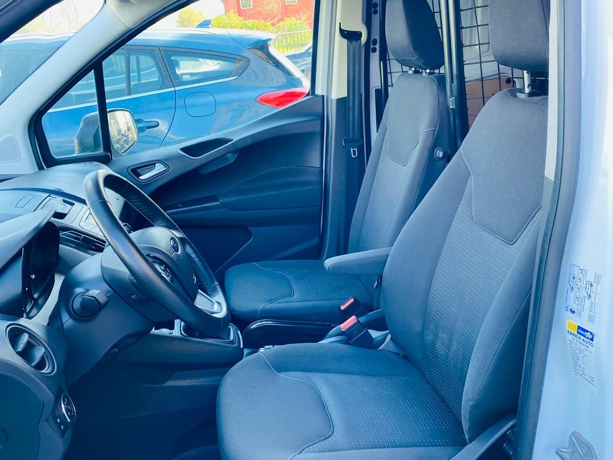 FORD TRANSIT COURIER * AUTOCARRO *