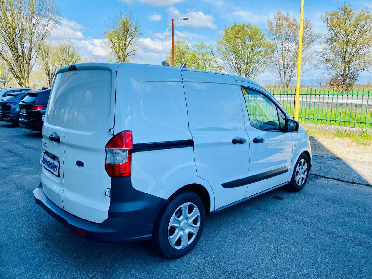 FORD TRANSIT COURIER * AUTOCARRO *