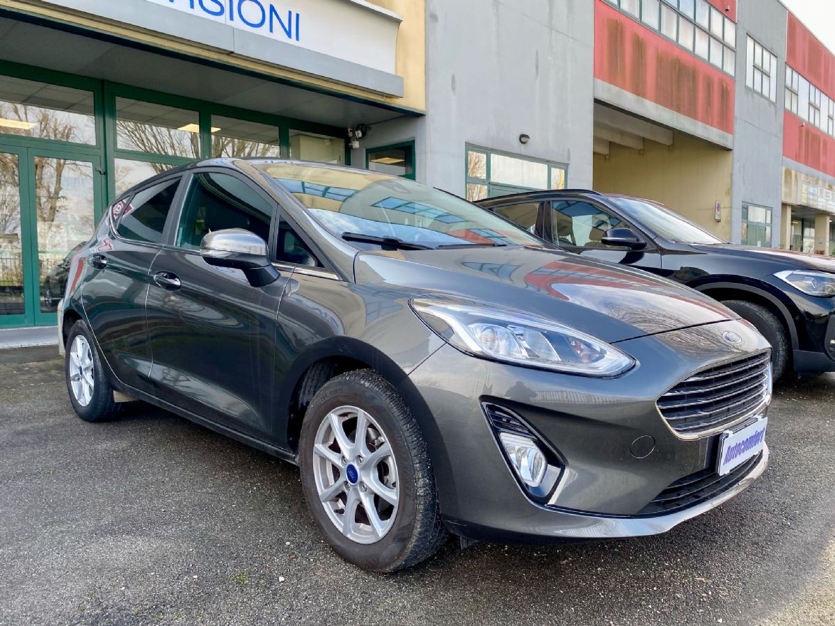 FORD FIESTA * TITANIUM *