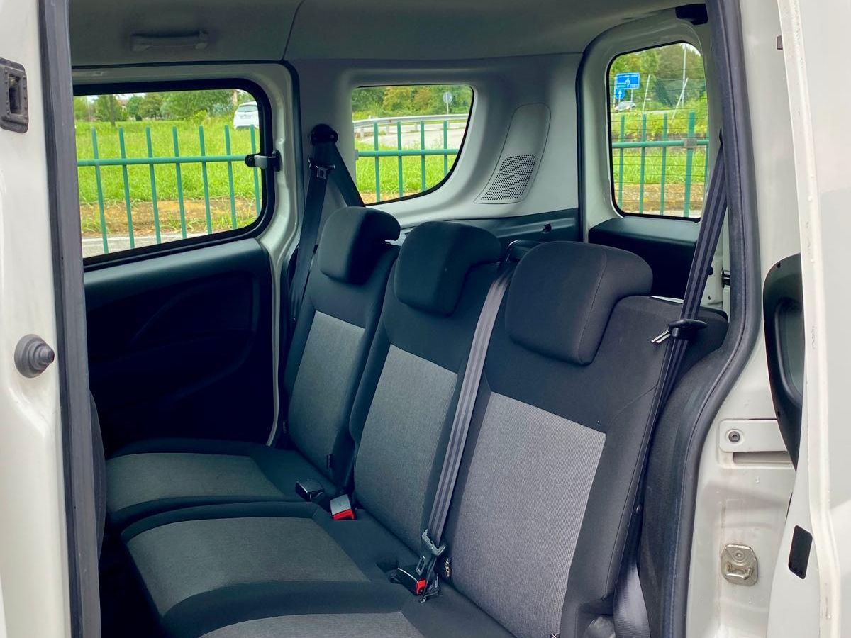 FIAT DOBLO' * AUTOCARRO 5 POSTI *