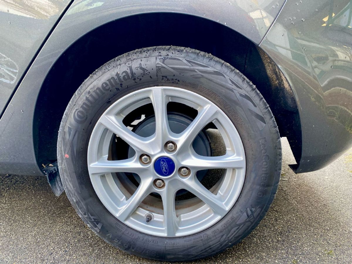 FORD FIESTA * TITANIUM *
