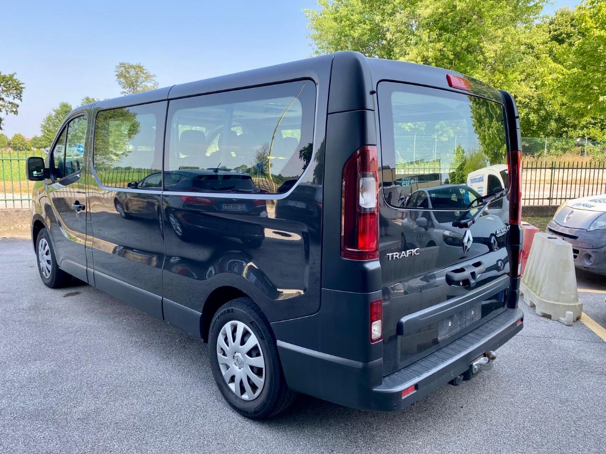 RENAULT TRAFIC * 9 POSTI *