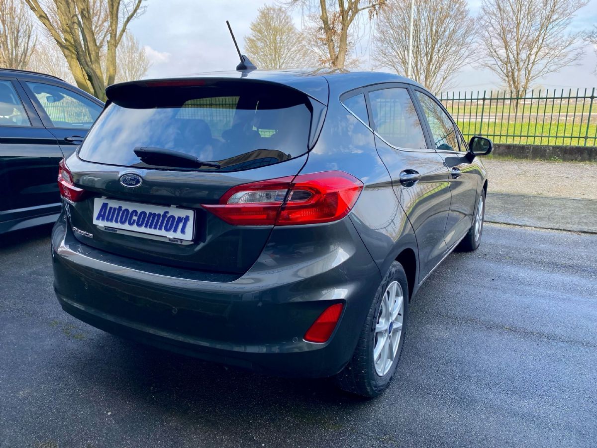 FORD FIESTA * TITANIUM *