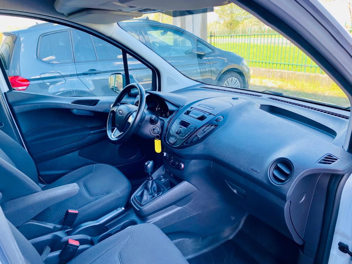 FORD TRANSIT COURIER * AUTOCARRO *