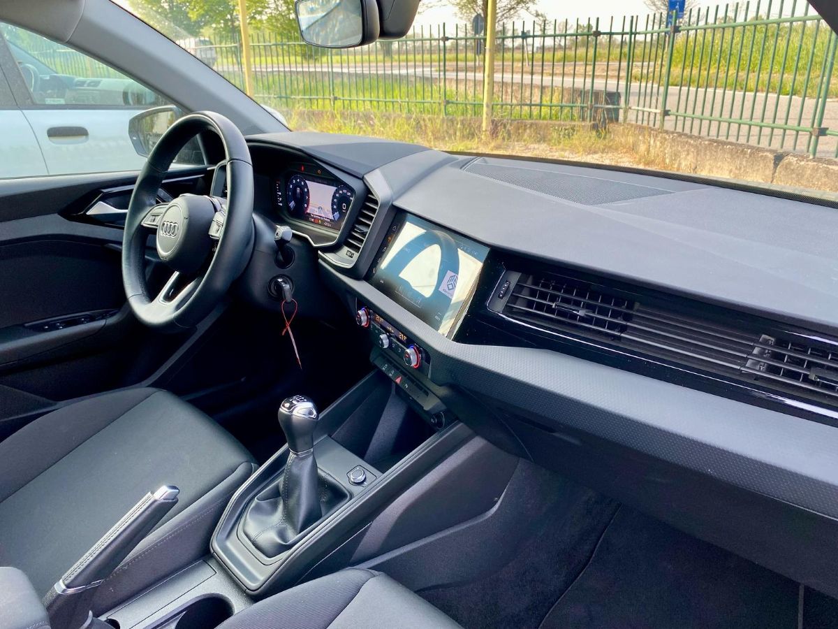 AUDI A1 * 1.0 TFSI NEOPATENTATI *