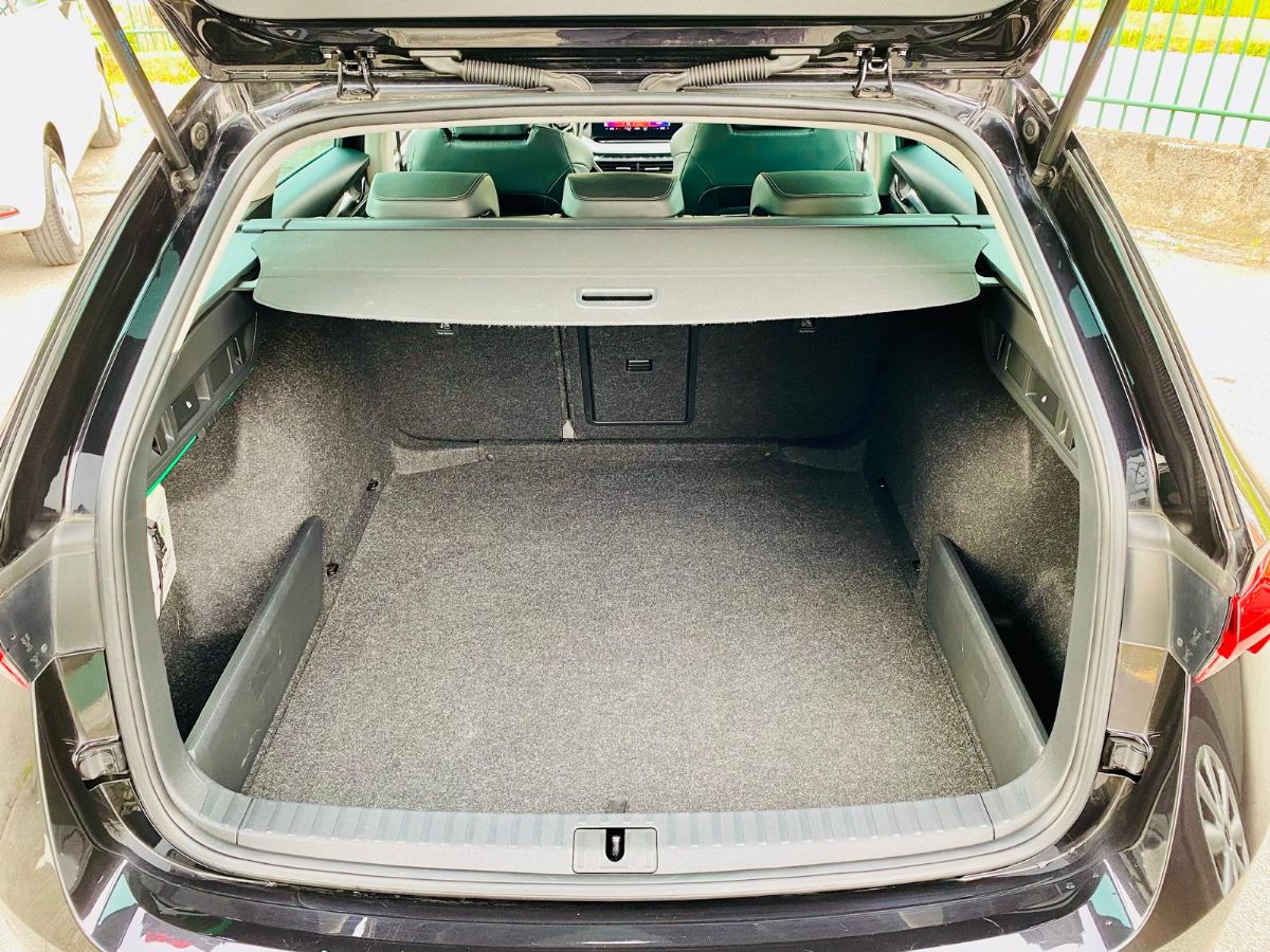 SKODA OCTAVIA WAGON * 2.0 TDI DSG *