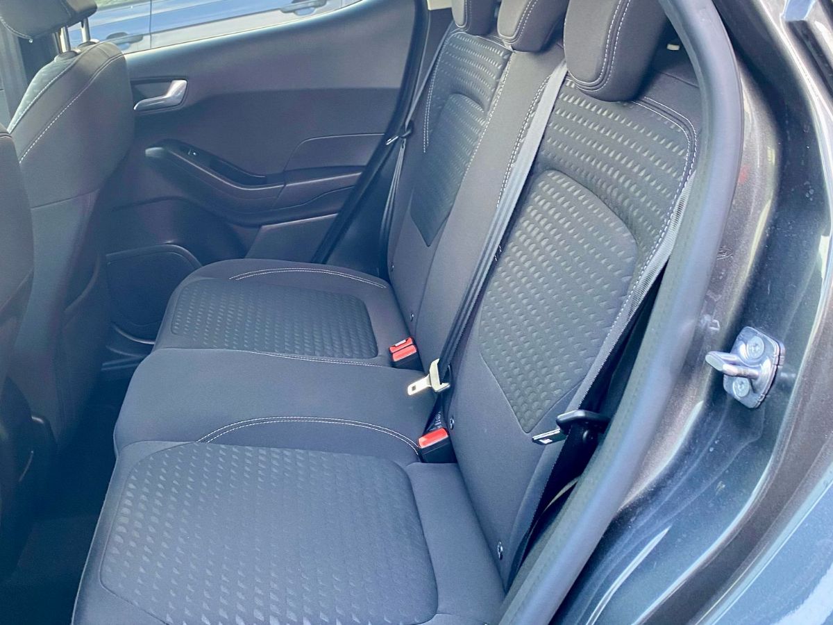 FORD FIESTA * TITANIUM *