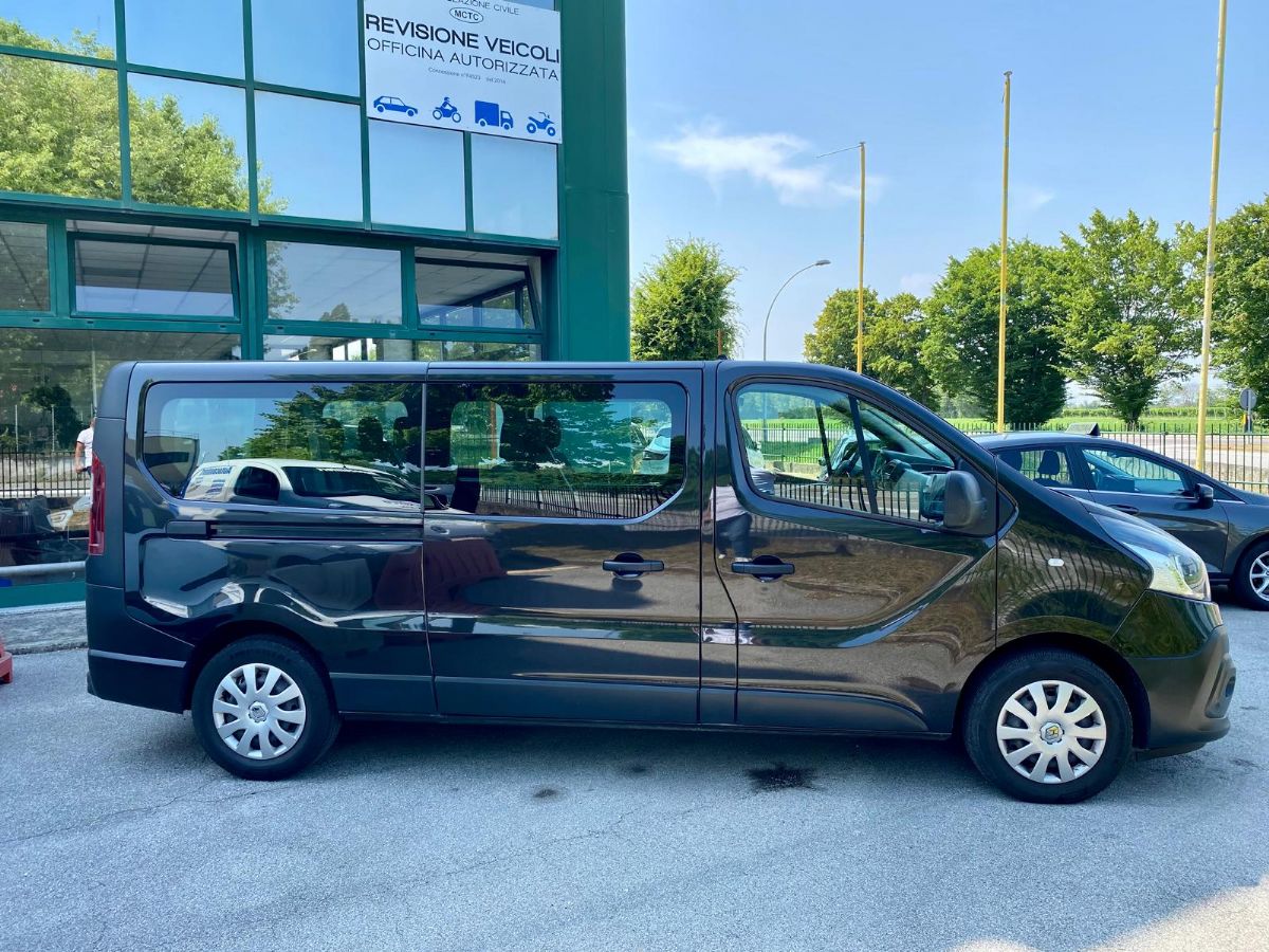 RENAULT TRAFIC * 9 POSTI *