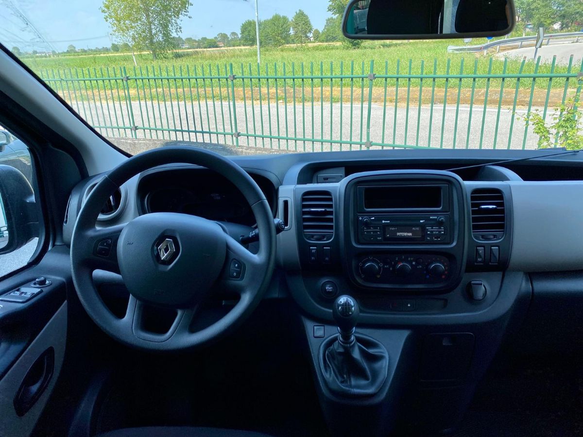 RENAULT TRAFIC * 9 POSTI *