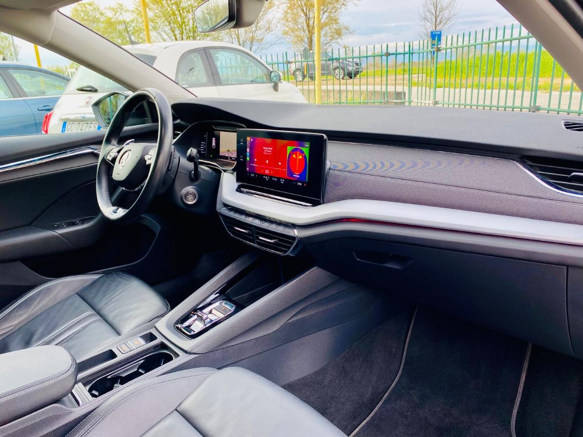 SKODA OCTAVIA WAGON * 2.0 TDI DSG *