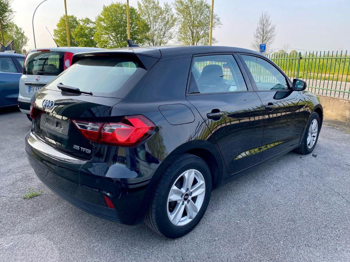 AUDI A1 * 1.0 TFSI NEOPATENTATI *